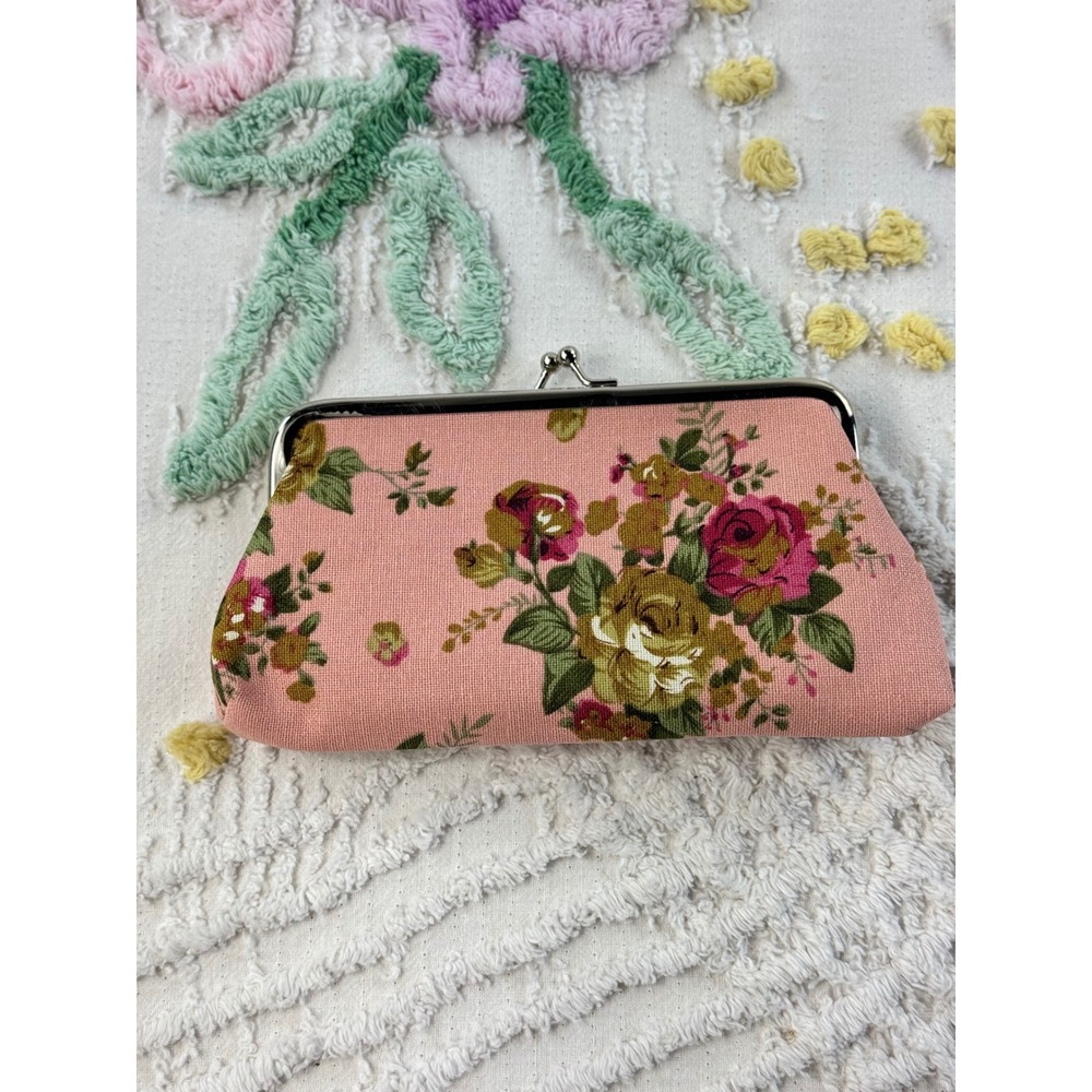 Home-X Pink Floral Canvas Kiss Lock Frame Coin Purse Clutch Bag Rose Print